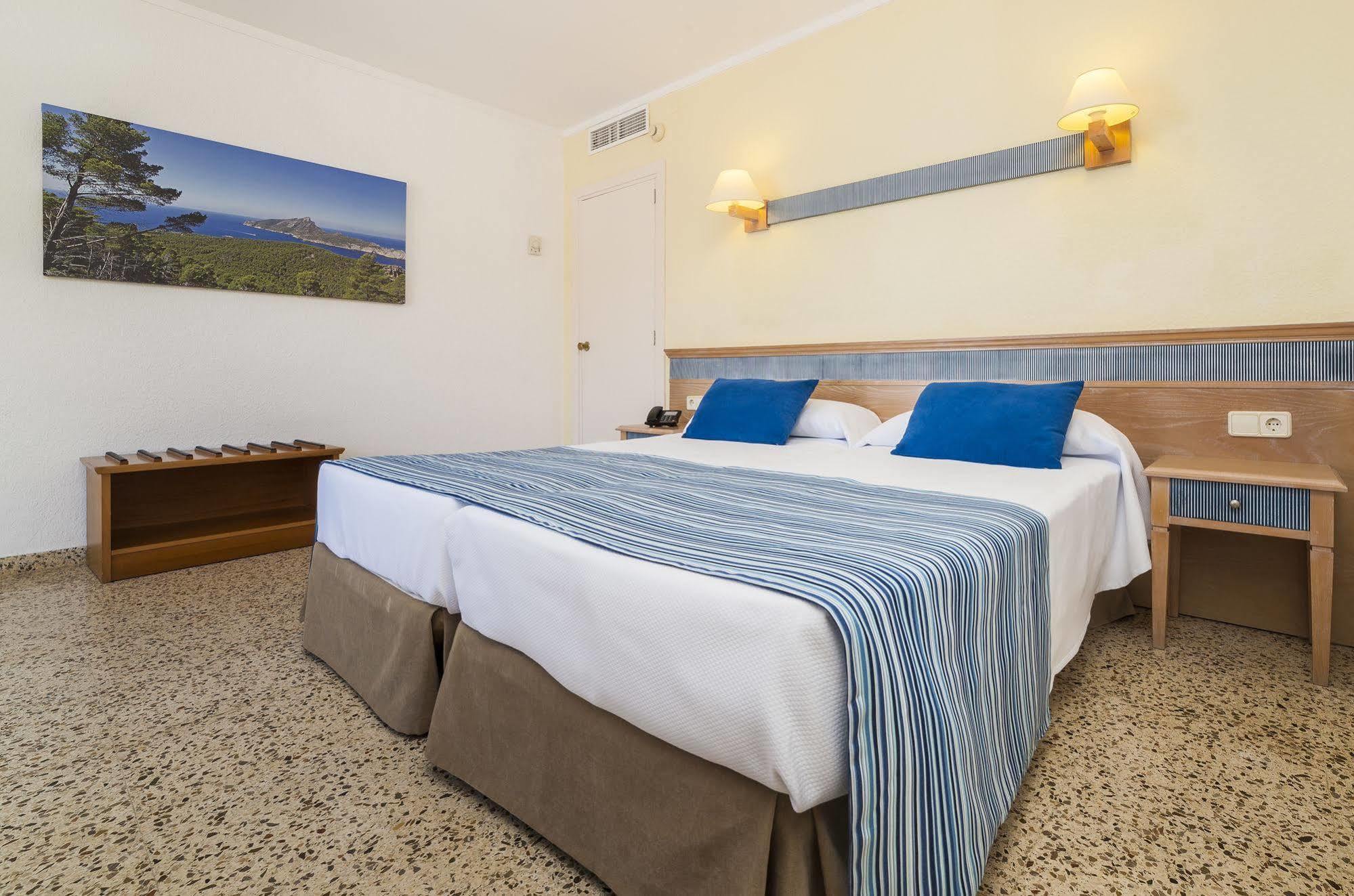 Globales Simar Hotel Cala San Vicente  Exterior photo