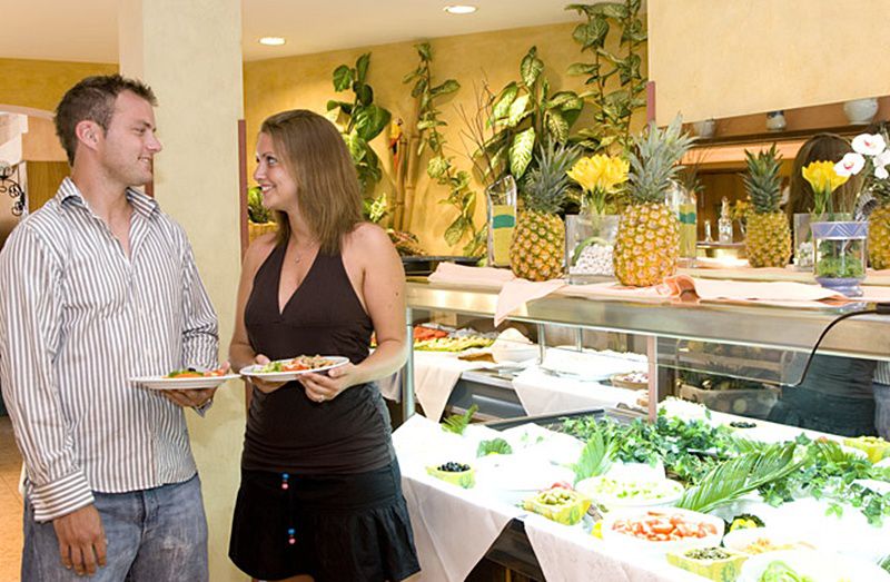 Globales Simar Hotel Cala San Vicente  Restaurant photo